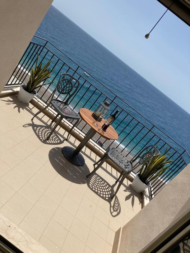 Soffio Dal Mare Apartman Letojanni Kültér fotó